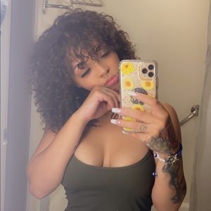 Meet your Posher, Deborah